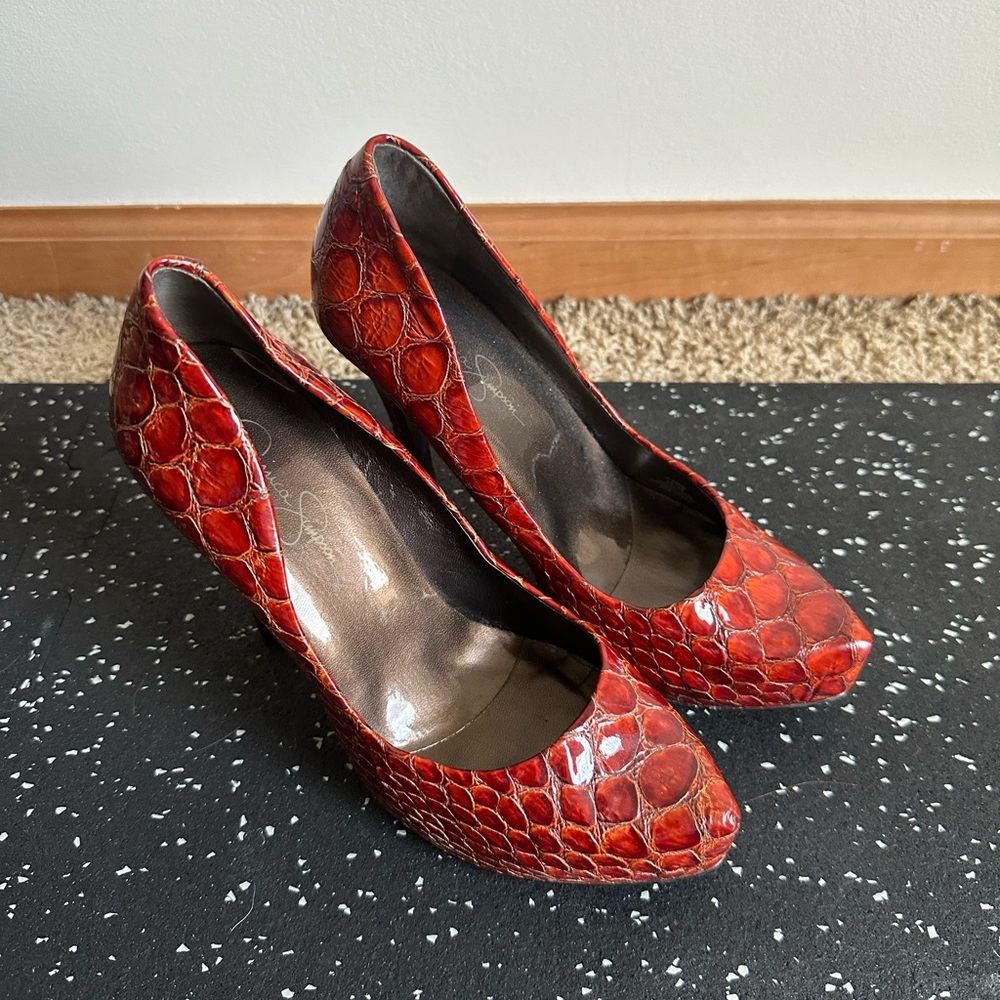 Jessica Simpson pumps